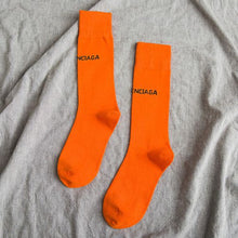 Cargar imagen en el visor de la galería, Fashion Socks Unisex Letters Printing Socks Cotton Socks