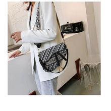 Cargar imagen en el visor de la galería, Women Quilted PU Leather Chains Handbag Shoulder Party Evening Bag
