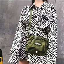 Cargar imagen en el visor de la galería, Sports mobile phone bag running wrist bag small coin purse
