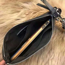 Cargar imagen en el visor de la galería, Black Bag Clutch Bag
